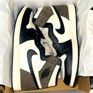 Nike 1 mocha size 17